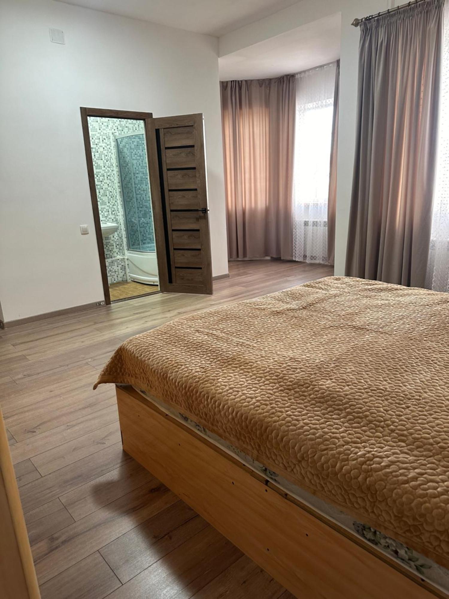 Amanat-Guesthouse-Bishkek 1 외부 사진